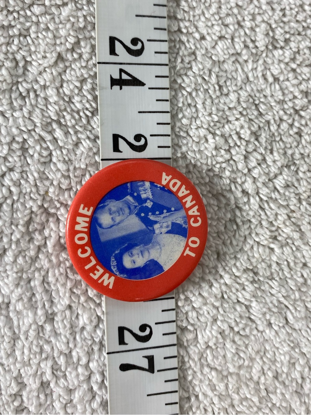 Vintage 1959 Queen Elizabeth II Prince Philip Welcome To Canada Royal Tour Pin - Picture 6 of 11